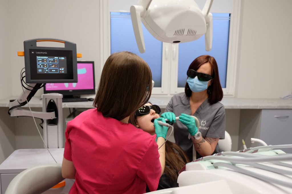 leczenie laserowe w stomatologii