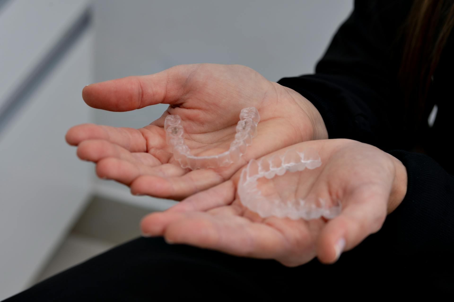 Czy aparaty ortodontyczne Invisalign mogą być stosowane u dorosłych?